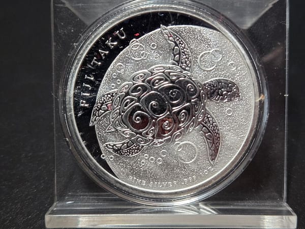 2013 Fiji 1 oz Silver Round $2 Taku - Image 3