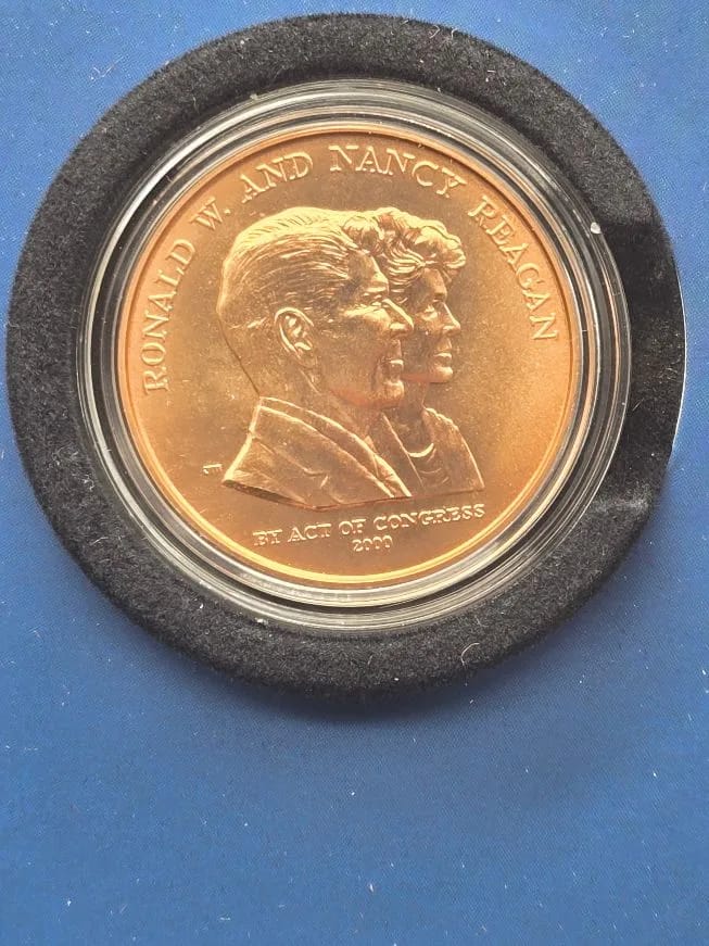2016 Ronald Reagan Coin & Chronicles Set
